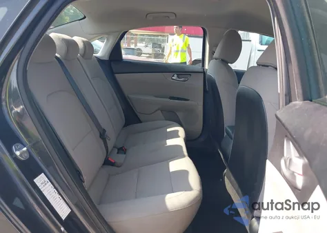2019 Kia Forte Lxs z USA, uszkodzony, nr VIN 3KPF24AD2KE033833